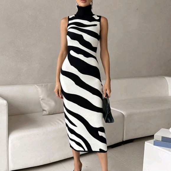 Two Tone Turtleneck Sweater Dress - Picture 5 of 6